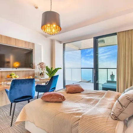 North Apartments, Sunsetview 507 Apartament