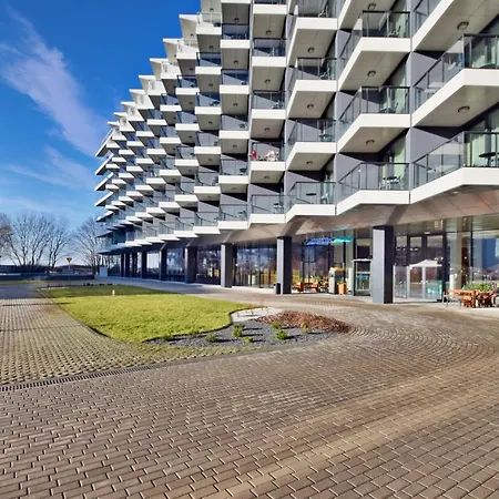 North Apartments, Sunsetview 507