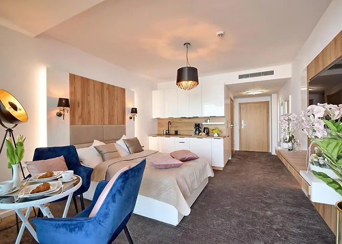 North Apartments, Sunsetview 507